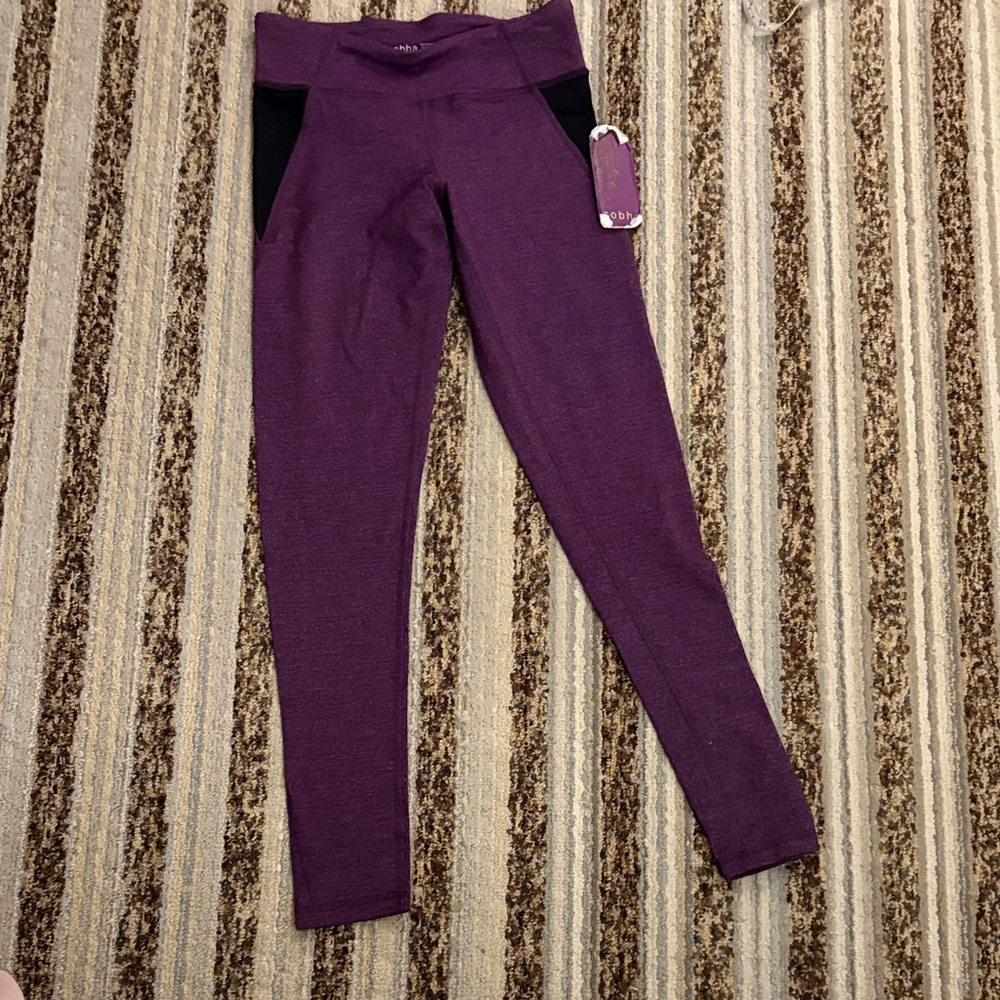 Zobha women’s athletic Leggings in Deep Purple and Black